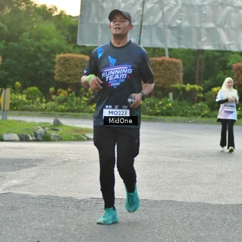 Runner Photo 7696251