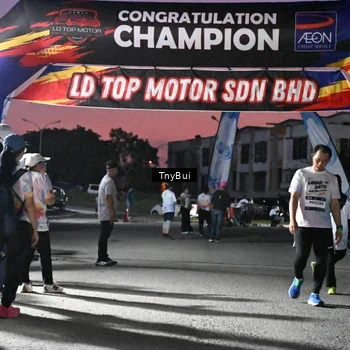 Runner Photo 7696258