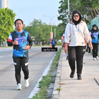 Runner Photo 7696358