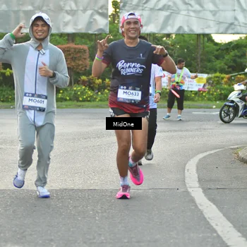 Runner Photo 7696373
