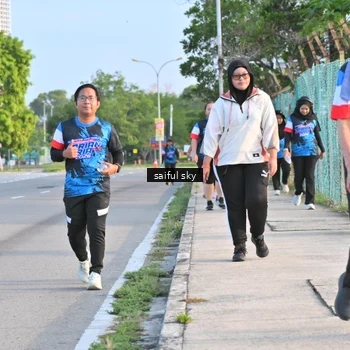 Runner Photo 7696391