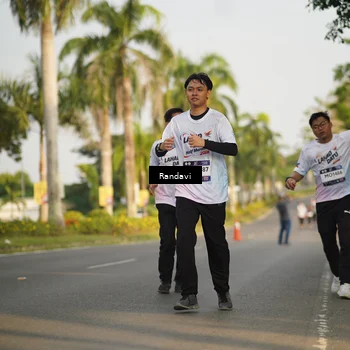 Runner Photo 7696405