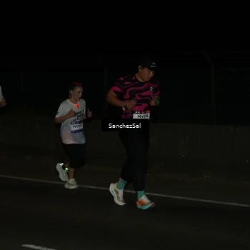 Runner Photo 7696449