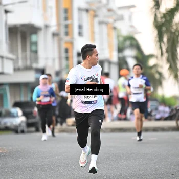 Runner Photo 7696494
