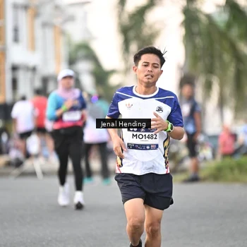 Runner Photo 7696515