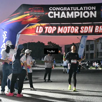 Runner Photo 7696538