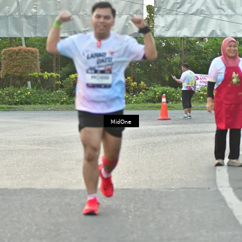 Runner Photo 7696540