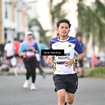 Runner Photo 7696550
