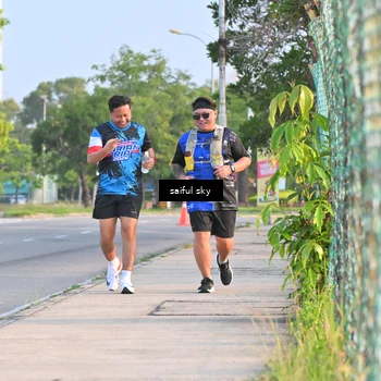 Runner Photo 7696563