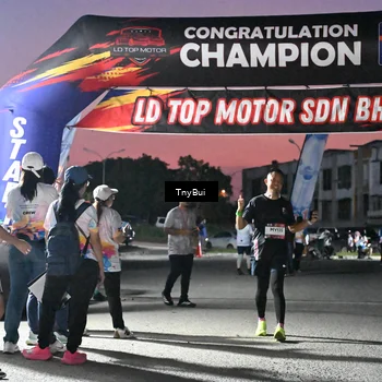 Runner Photo 7696593
