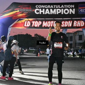 Runner Photo 7696605