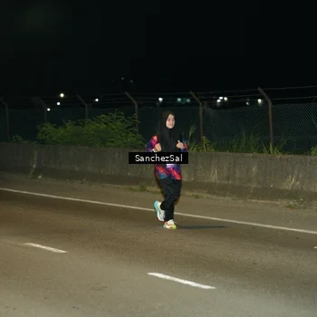 Runner Photo 7696615