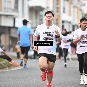 Runner Photo 7696643
