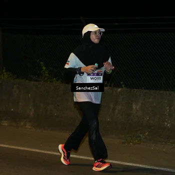 Runner Photo 7696664
