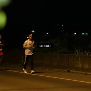 Runner Photo 7696669