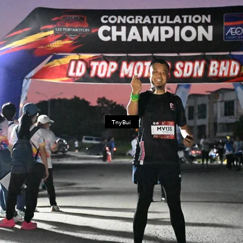 Runner Photo 7696670
