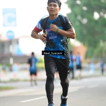 Runner Photo 7696689