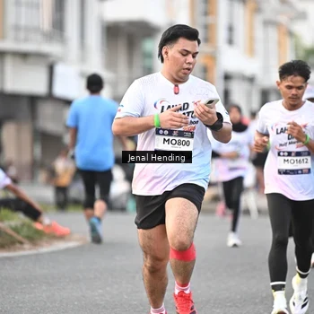 Runner Photo 7696696