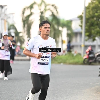 Runner Photo 7696698