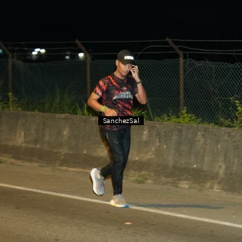 Runner Photo 7696713