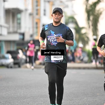 Runner Photo 7696733