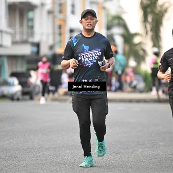 Runner Photo 7696734