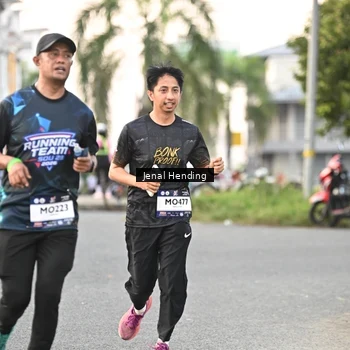 Runner Photo 7696753