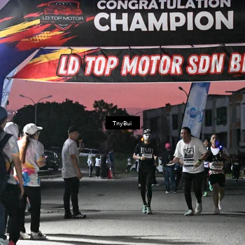 Runner Photo 7696763