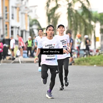 Runner Photo 7696776