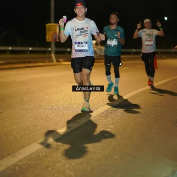 Runner Photo 7696795