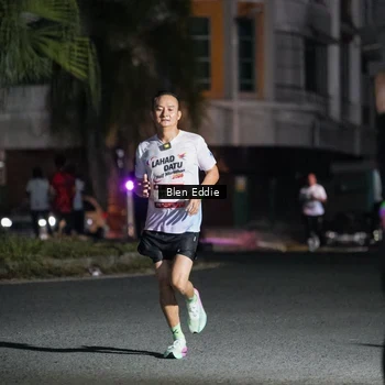 Runner Photo 7696800