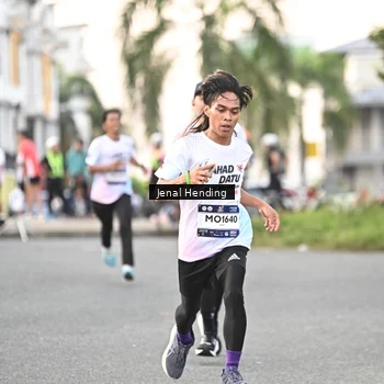 Runner Photo 7696815