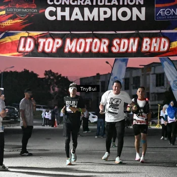 Runner Photo 7696817