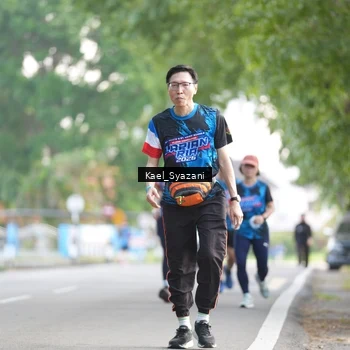 Runner Photo 7696824