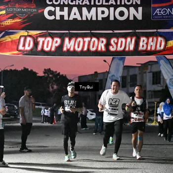 Runner Photo 7696834