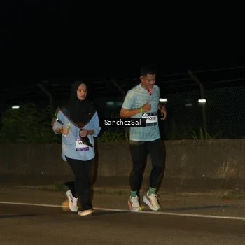 Runner Photo 7696843