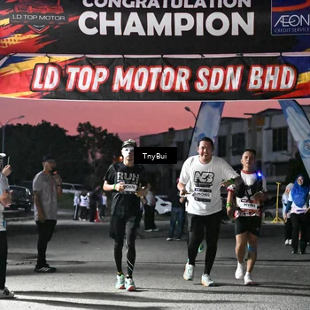 Runner Photo 7696851