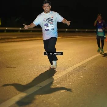 Runner Photo 7696854