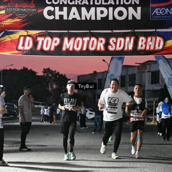 Runner Photo 7696862
