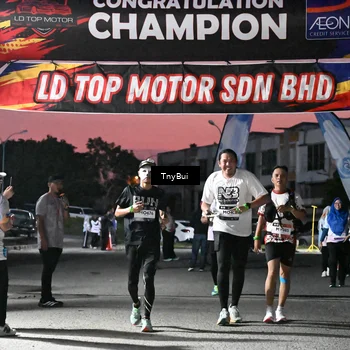 Runner Photo 7696868