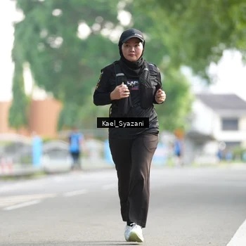 Runner Photo 7696872