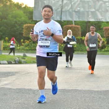 Runner Photo 7696880