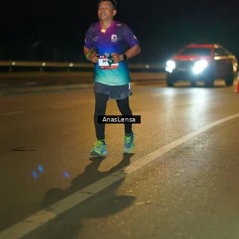 Runner Photo 7696896
