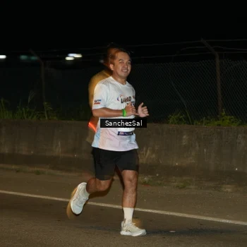 Runner Photo 7696899