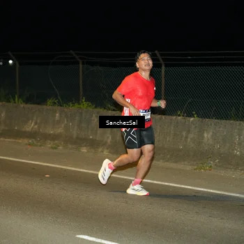 Runner Photo 7696912