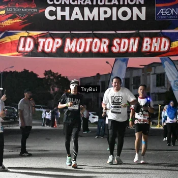 Runner Photo 7696936