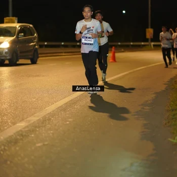 Runner Photo 7696945
