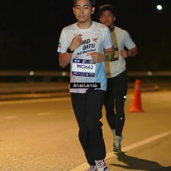 Runner Photo 7696946