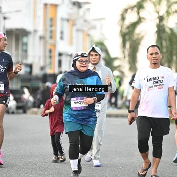 Runner Photo 7696975