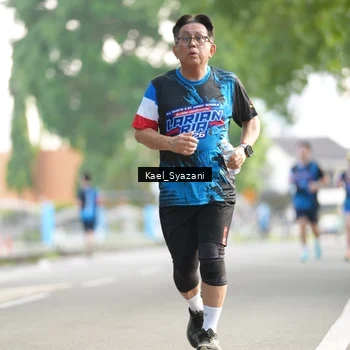 Runner Photo 7696999